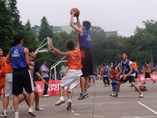 发现穆