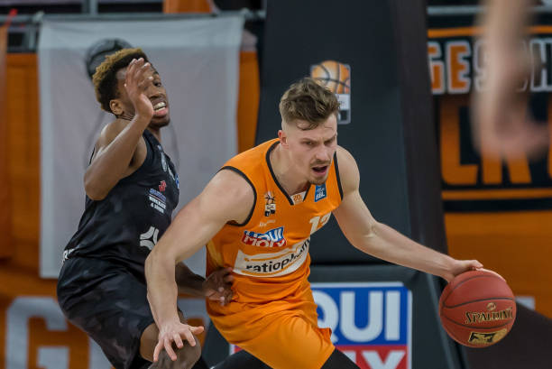 排名更高 排名更高